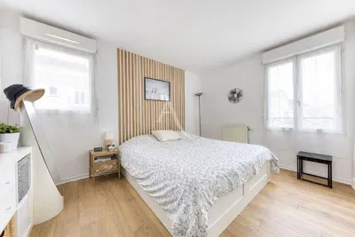 Chambre; lumière naturelle, parquet