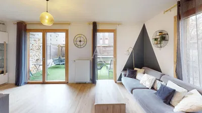 Wohnzimmer; tageslicht, holzboden, moderner stil