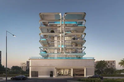 Casa y alrededores; vista, techos altos