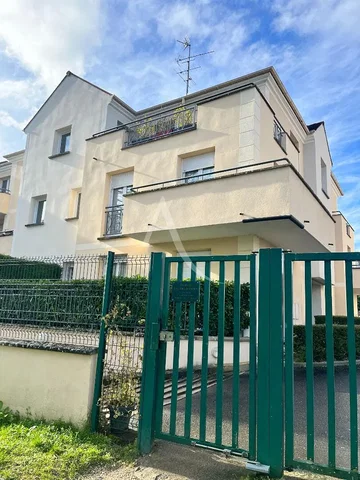 House and surroundings
