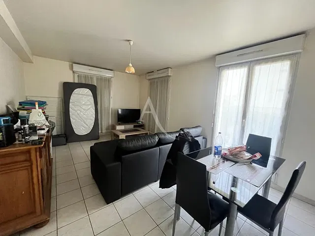 Living room; tile floor, natural light