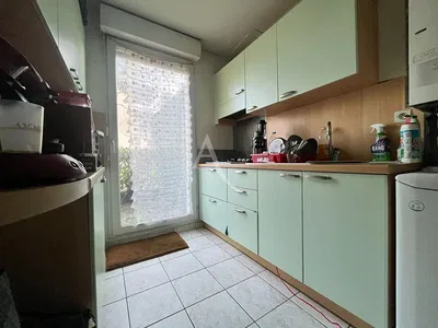 Cuisine; carrelage, électroménager