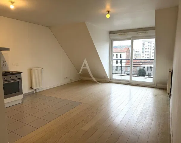 Kitchen; view, wood floor, natural light