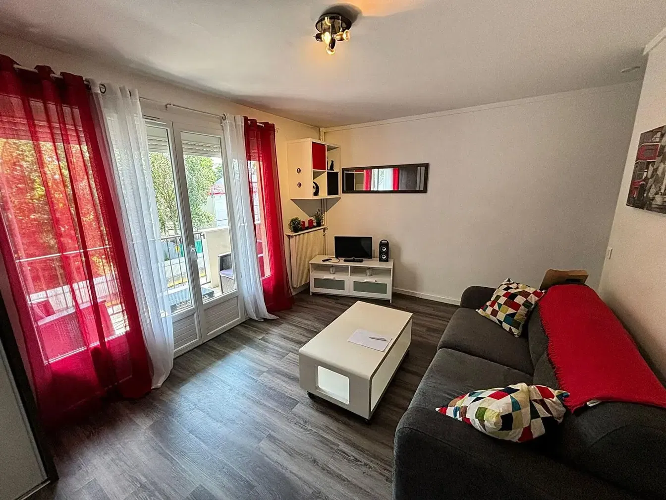 Salon; lumière naturelle, style moderne