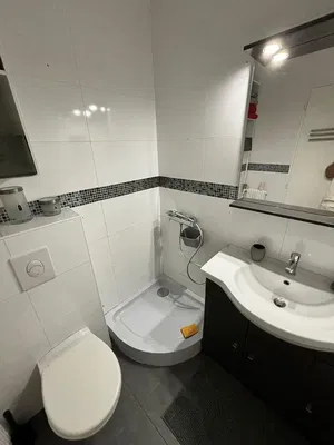 Salle de bain; carrelage, lumière naturelle, rénové