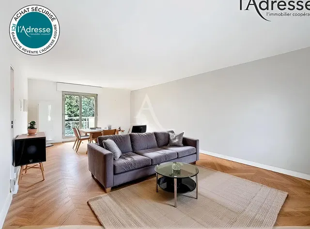 Wohnzimmer; holzboden, tageslicht, moderner stil