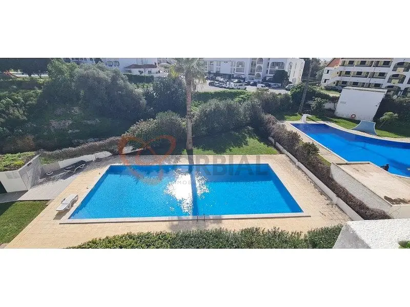 Maison et environs; vue