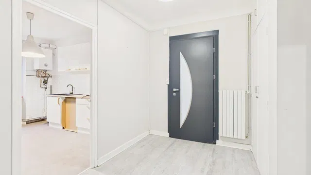 Küche; fliesenboden, tageslicht