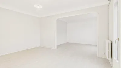 Salon; lumière naturelle, carrelage, rénové