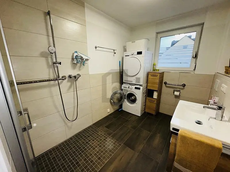 Bathroom; tile floor, natural light