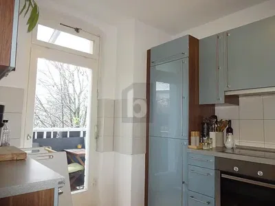 Kitchen; kitchen appliances, view, natural light