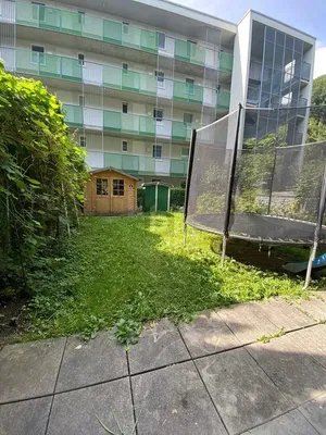 Haus und umgebung; tageslicht