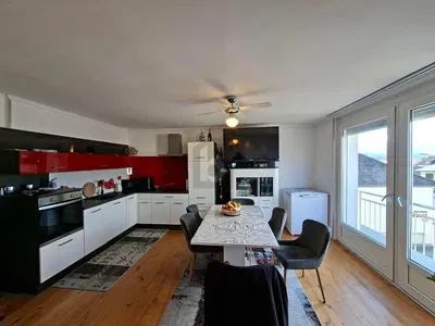 Küche; küchengeräte, tageslicht, moderner stil