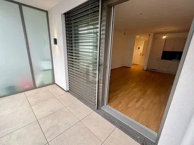 Sonstiges; fliesenboden, holzboden