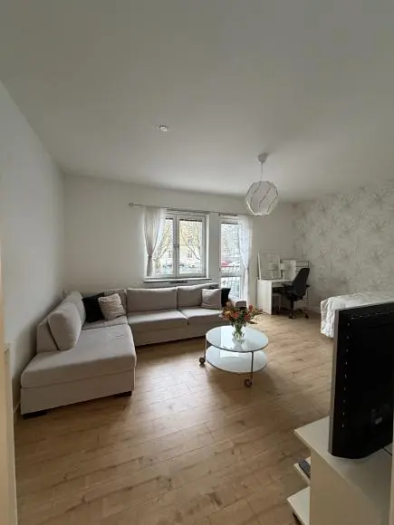 Wohnzimmer; tageslicht, holzboden, moderner stil