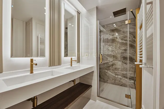 Bathroom; renovated, natural light, modern style