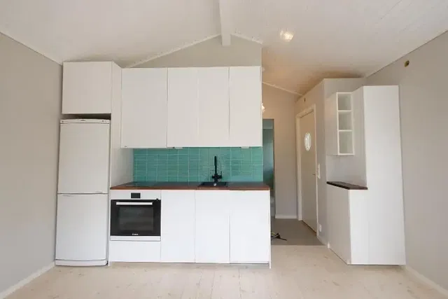 Küche; küchengeräte, fliesenboden, holzboden, tageslicht