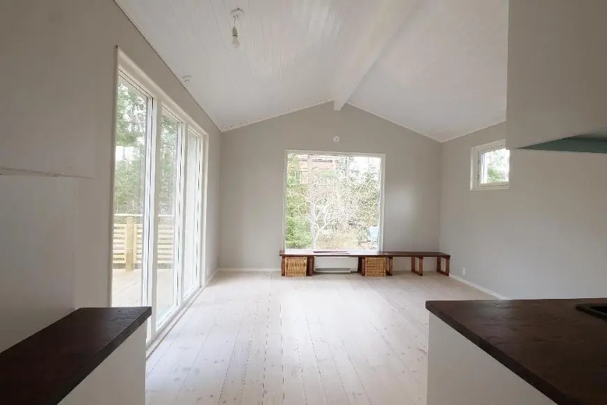 Wohnzimmer; blick, holzboden, tageslicht