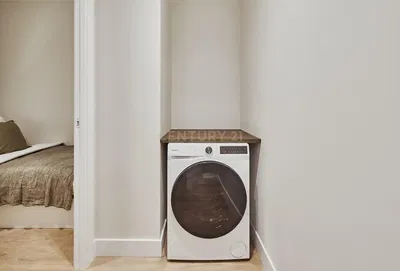 Ostatní; dřevěná podlaha