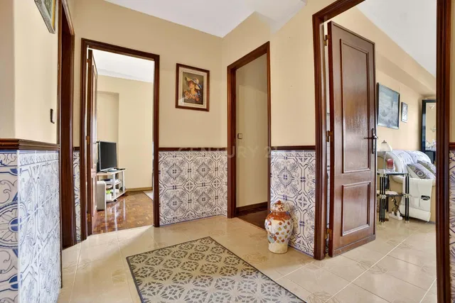 Sala de estar; chão de azulejo