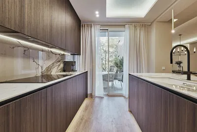 Küche; küchengeräte, tageslicht, moderner stil