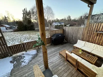 Terrasse; holzbalken, holzboden, tageslicht, rustikaler stil