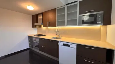 Küche; küchengeräte, renoviert, tageslicht