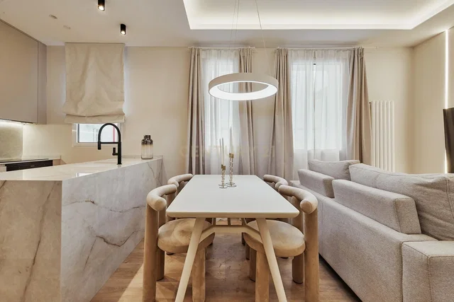 Obývací pokoj; přirozené světlo, moderní styl