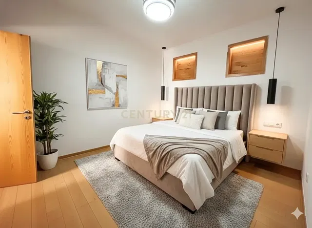 Quarto; chão de madeira, luz natural, estilo moderno