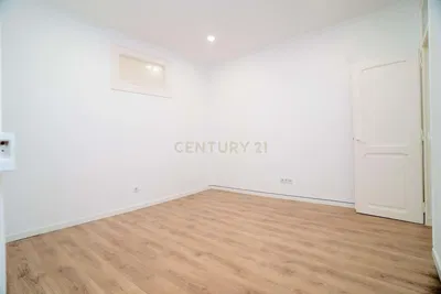 Schlafzimmer; tageslicht, renoviert