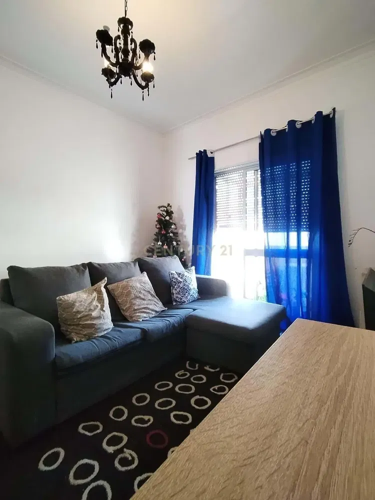 Дневна соба; природно светло, модерни стил