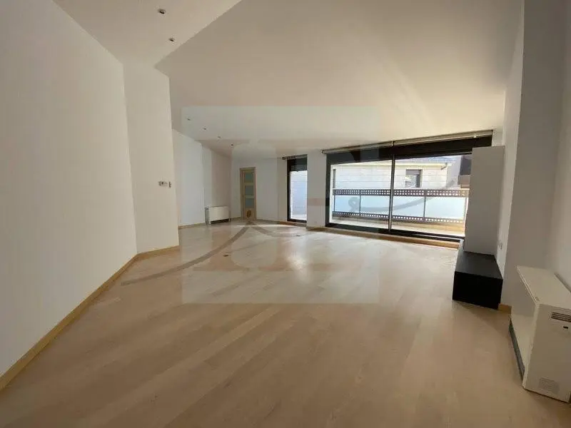 Salon; parquet, lumière naturelle