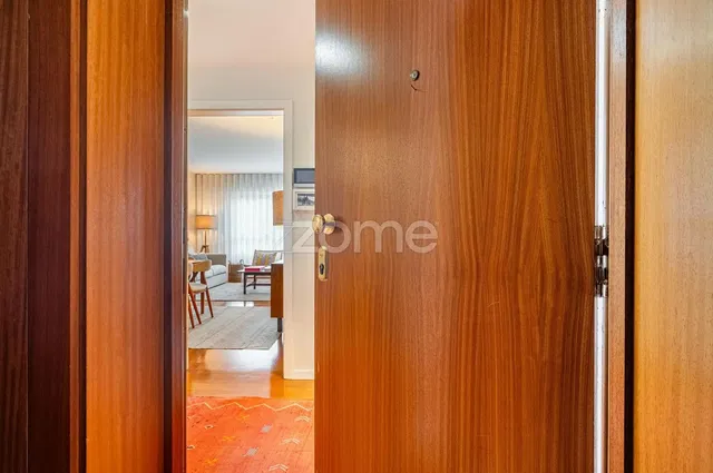 Salon; vue, parquet, lumière naturelle, style moderne