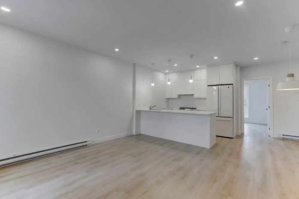 Кухиња; природно светло, реновиран, плочице