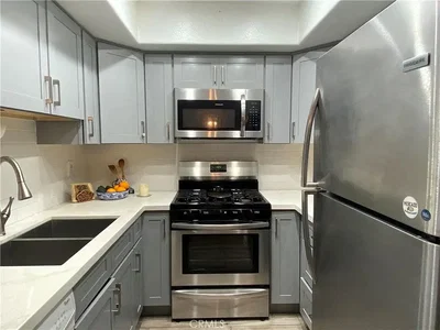 Mutfak; mutfak aletleri, tadilatlı, doğal ışık