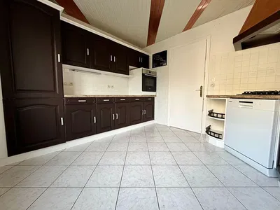 Кухиња; плочице, кухињски апарати