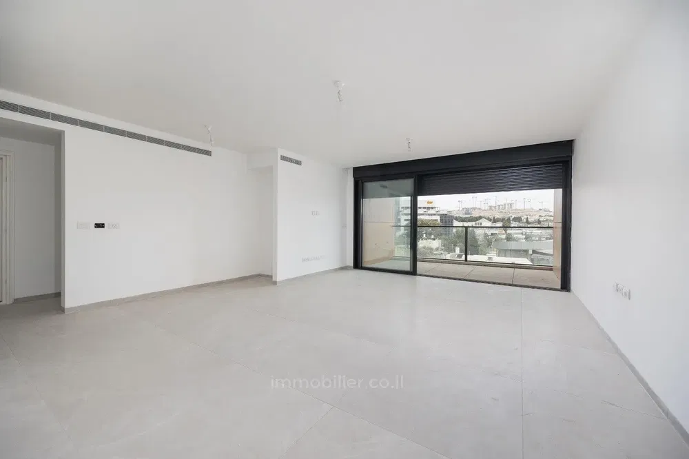 غرفة معيشة; إطلالة, أرضية من البلاط, ضوء طبيعي