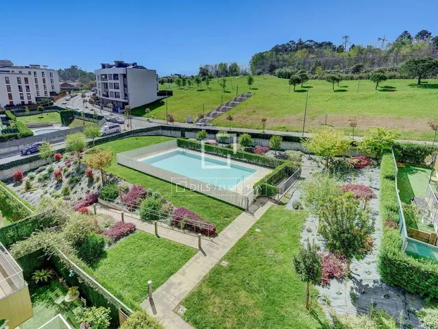 Кућа и околина; поглед, природно светло