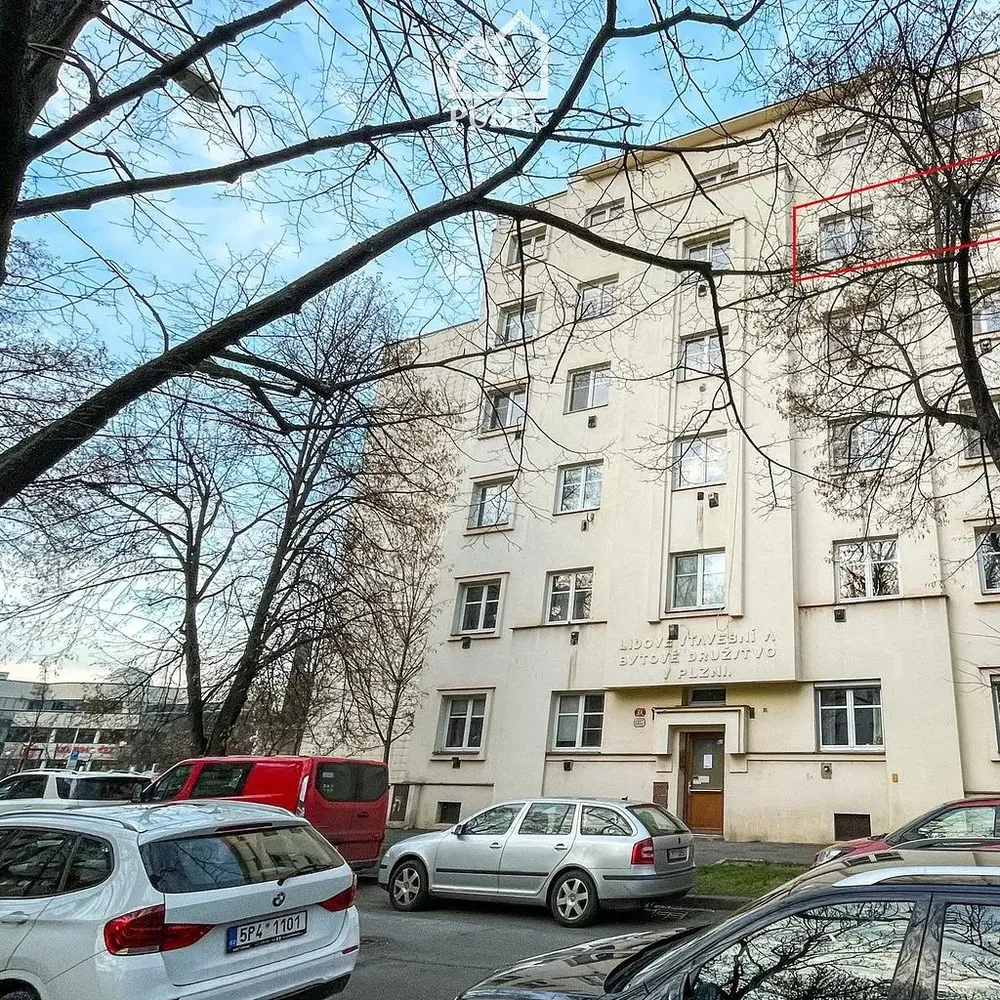 Dům a okolí; výhled