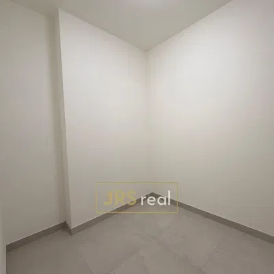 Друго; плочки, естествена светлина