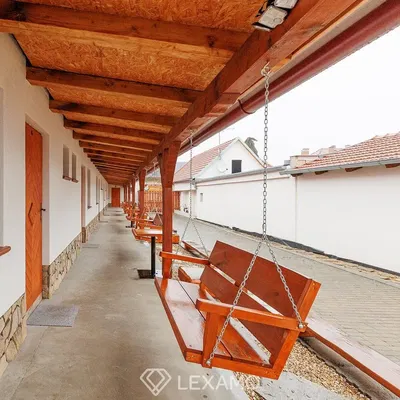 Тераса; дървени греди, дървен под