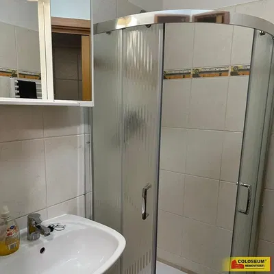 Bathroom; tile floor, natural light, modern style