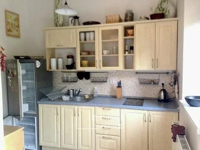 Cucina; elettrodomestici, luce naturale