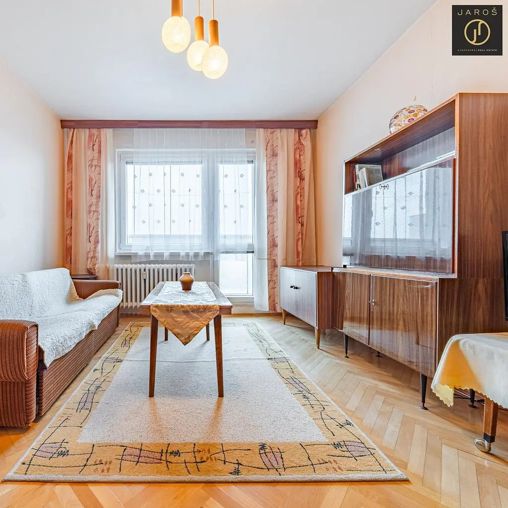 Obývací pokoj; přirozené světlo, moderní styl