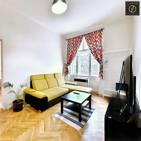 Wohnzimmer; tageslicht, holzboden, moderner stil