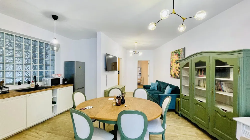 Obývačka; prirodzené svetlo, moderný štýl