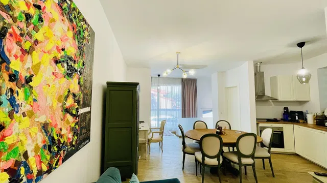 Obývačka; prirodzené svetlo, moderný štýl