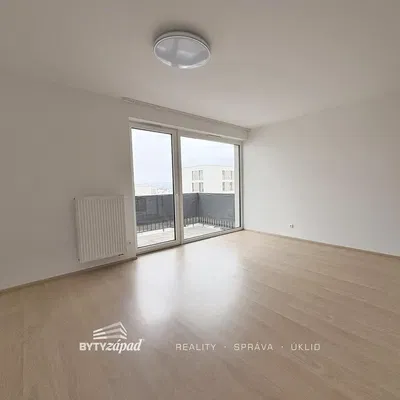 Wohnzimmer; blick, holzboden, tageslicht