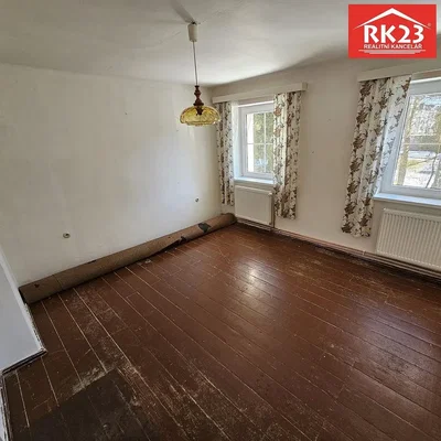 Sonstiges; renovierungsbedürftig, holzboden, tageslicht