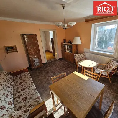 Woonkamer; natuurlijk licht, rustieke stijl